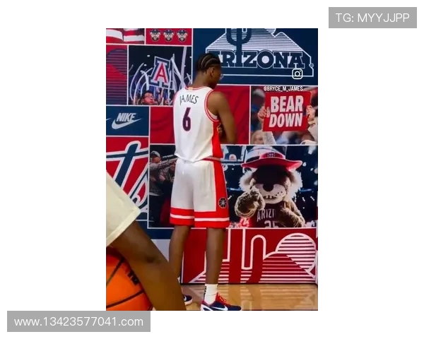 布莱斯抢下前场板强势补篮 詹姆斯晒照激动称赞6号儿子霸气展现球场风采