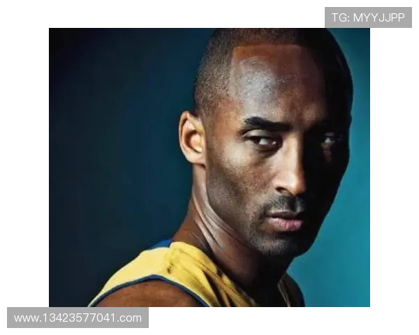 潍坊马拉松惊现科比球衣选手双球跑步致敬传奇展现不屈精神